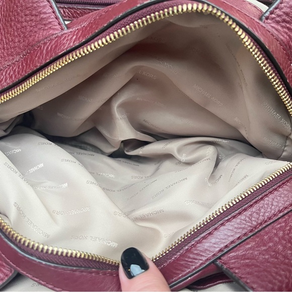 MICHAEL KORS AUTHENTIC GENUINE PEBBLED LEATHER DEEP PURPLE GOLD TONE TONE TRIM - Picture 11 of 16